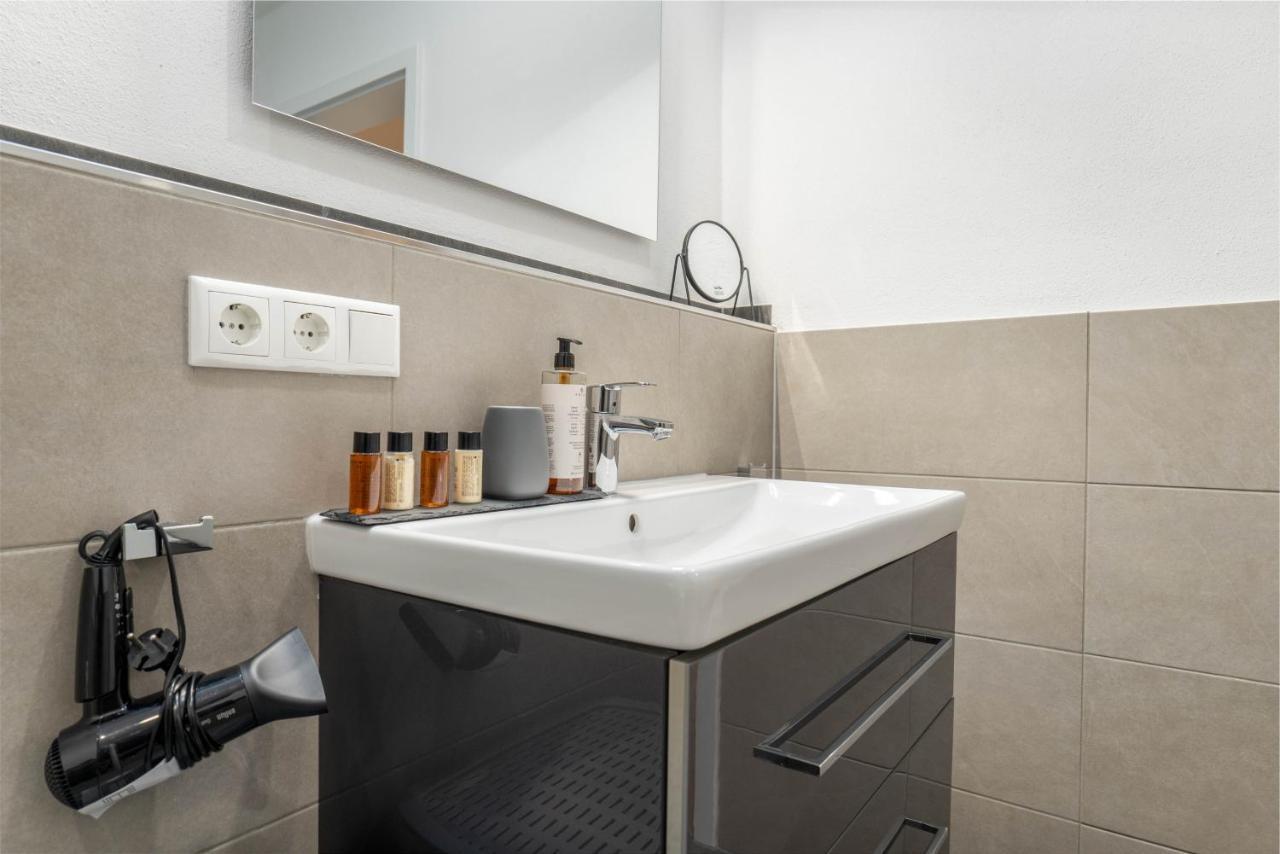 Vivamosel: Appartement Mit Mosel & Burgblick - Balkon - Parken - Aufzug - Fahrradraum كوتشيم المظهر الخارجي الصورة