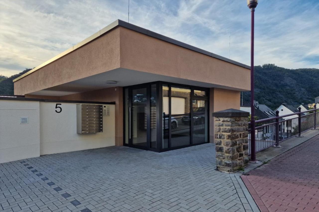 Vivamosel: Appartement Mit Mosel & Burgblick - Balkon - Parken - Aufzug - Fahrradraum كوتشيم المظهر الخارجي الصورة